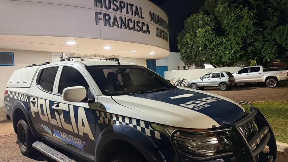 Rapaz é socorrido após ser alvo de atentado a tiros em Nova Alvorada do Sul